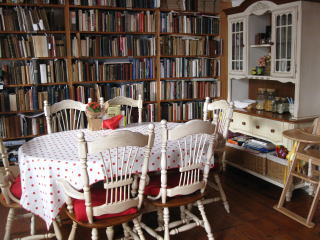 Booklovers Bed & Breakfast, Lyme Regis, Breakfast Room