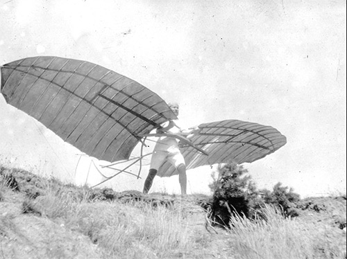 Otto Lilienthal prepares to go aloft