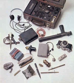 Wireless radio developed by SOE