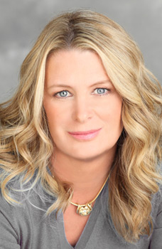 Kristin Hannah author biography