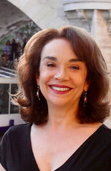 Elaine Sciolino