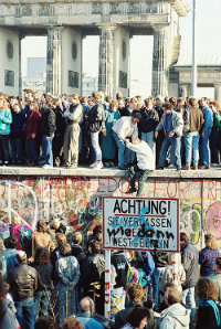 Berlin Wall, Brandenburg Gate on eve of reunification
