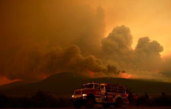 Clouds of smoke from the Western Complex wildfire, June 27, 2013