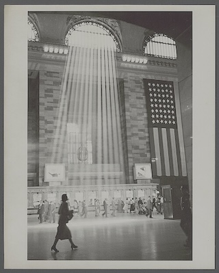 Black and white photograph of the ticket counter in Grand Central Terminal