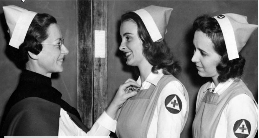 Red Cross nurses in uniform, 1941